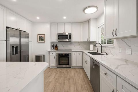 Tiny photo for 42600 Wisconsin Avenue, Palm Desert, CA 92211 (MLS # 219144369DA)