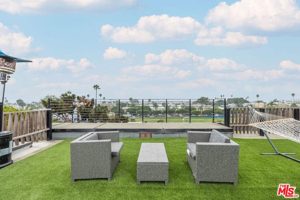 Photo of 2460 Beverley Avenue, Santa Monica, CA 90405 (MLS # 26850351)