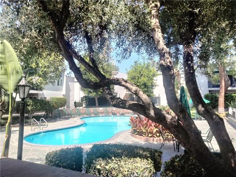 18645 Hatteras 186 Tarzana CA 91356