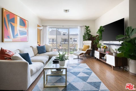 Photo of 1233 N Laurel Avenue #214, West Hollywood, CA 90046 (MLS # 26990033)