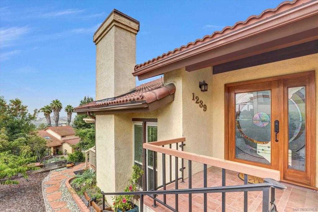 1239 Avocado Summit Dr