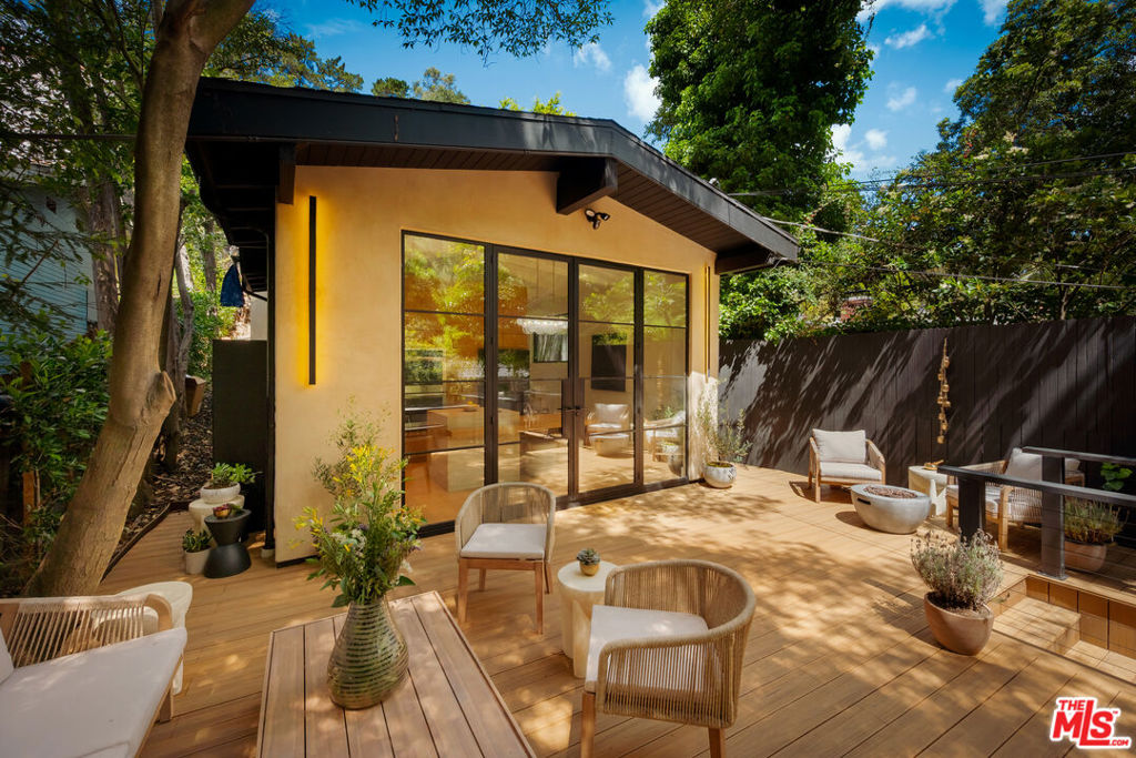 8631 Lookout Mountain Avenue