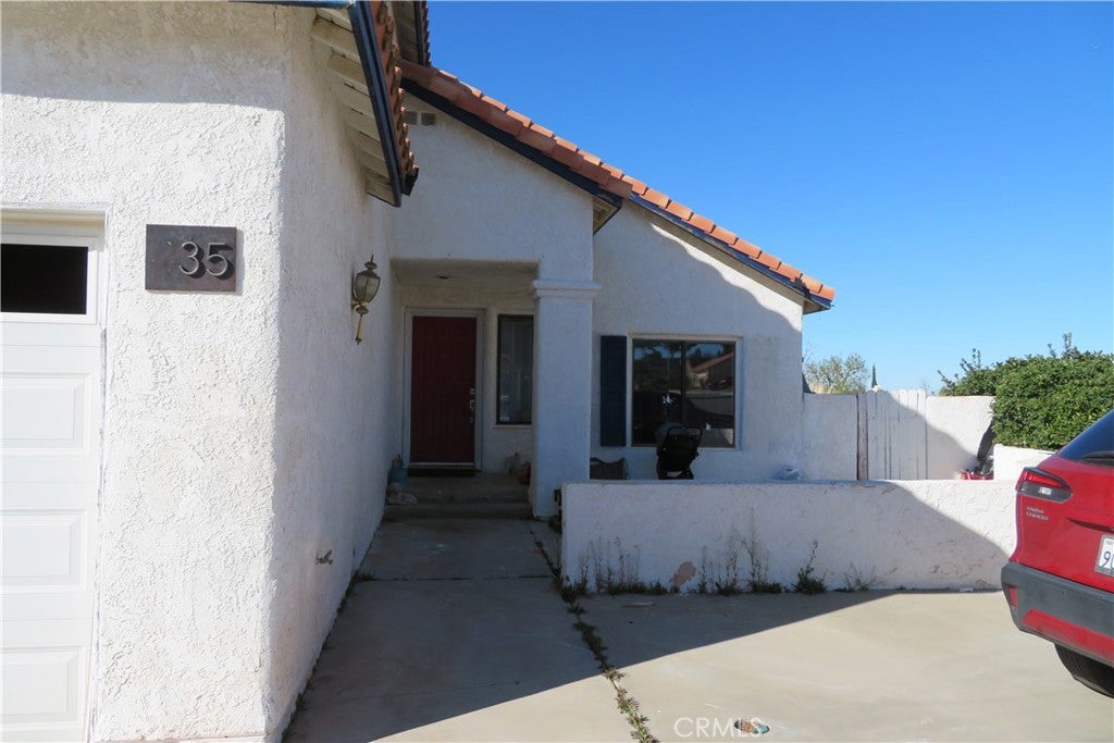 435 Questa Court