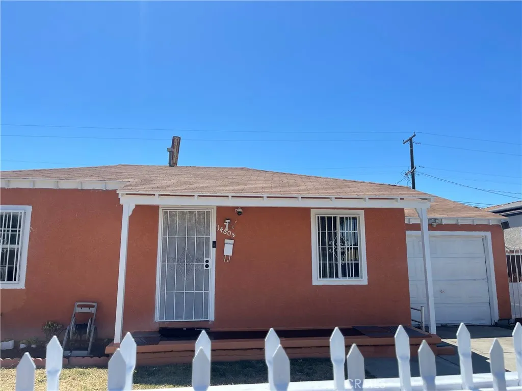 Compton, California 90220, United States, 3 Bedrooms Bedrooms, ,2 BathroomsBathrooms,Residential,Pending,180154