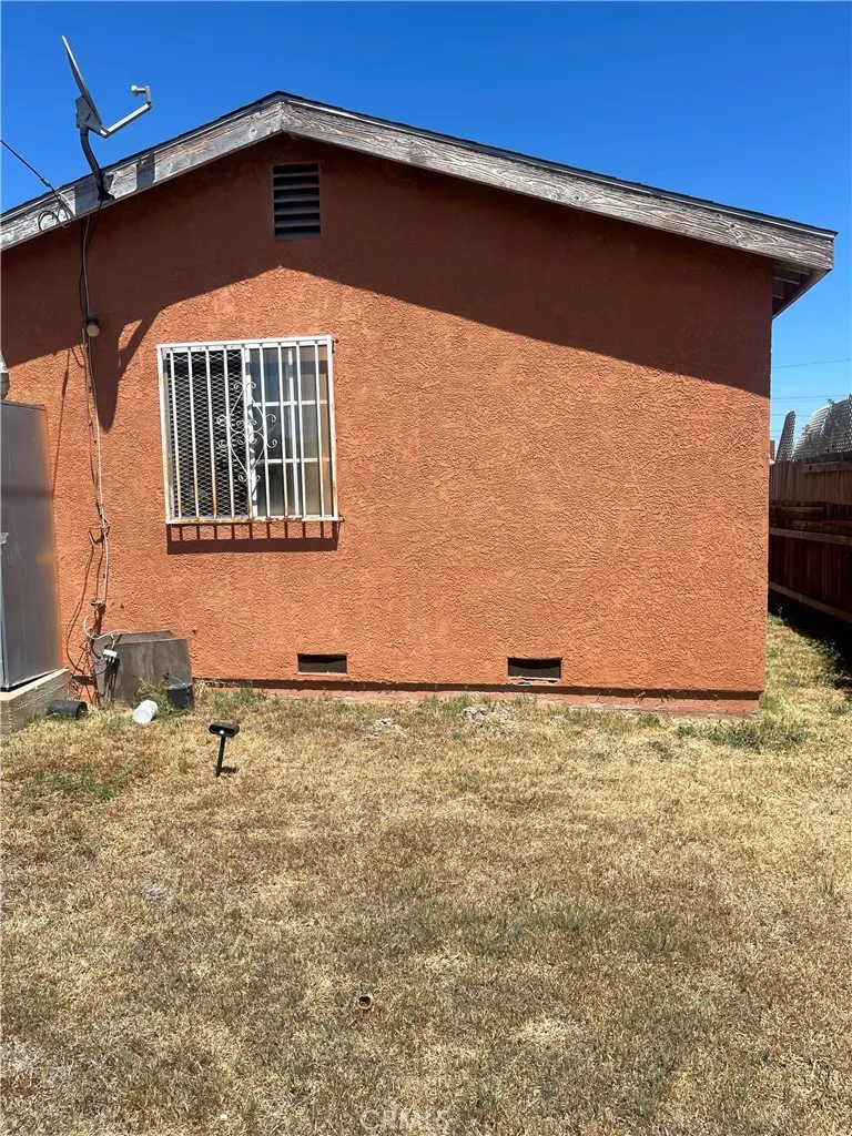 Compton, California 90220, United States, 3 Bedrooms Bedrooms, ,2 BathroomsBathrooms,Residential,Pending,180154