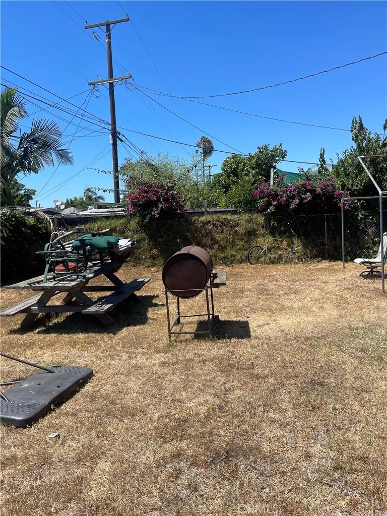 Compton, California 90220, United States, 3 Bedrooms Bedrooms, ,2 BathroomsBathrooms,Residential,Pending,180154