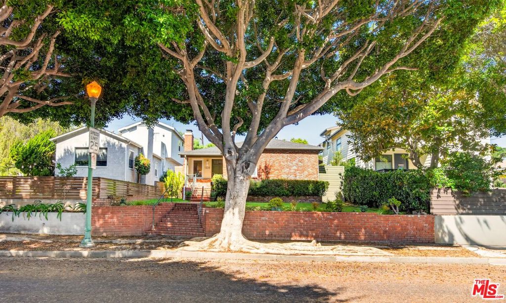 1205 Marine Street