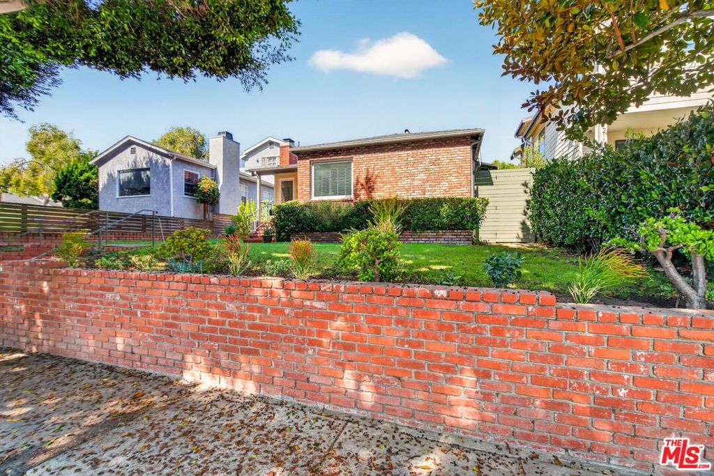 1205 Marine Street