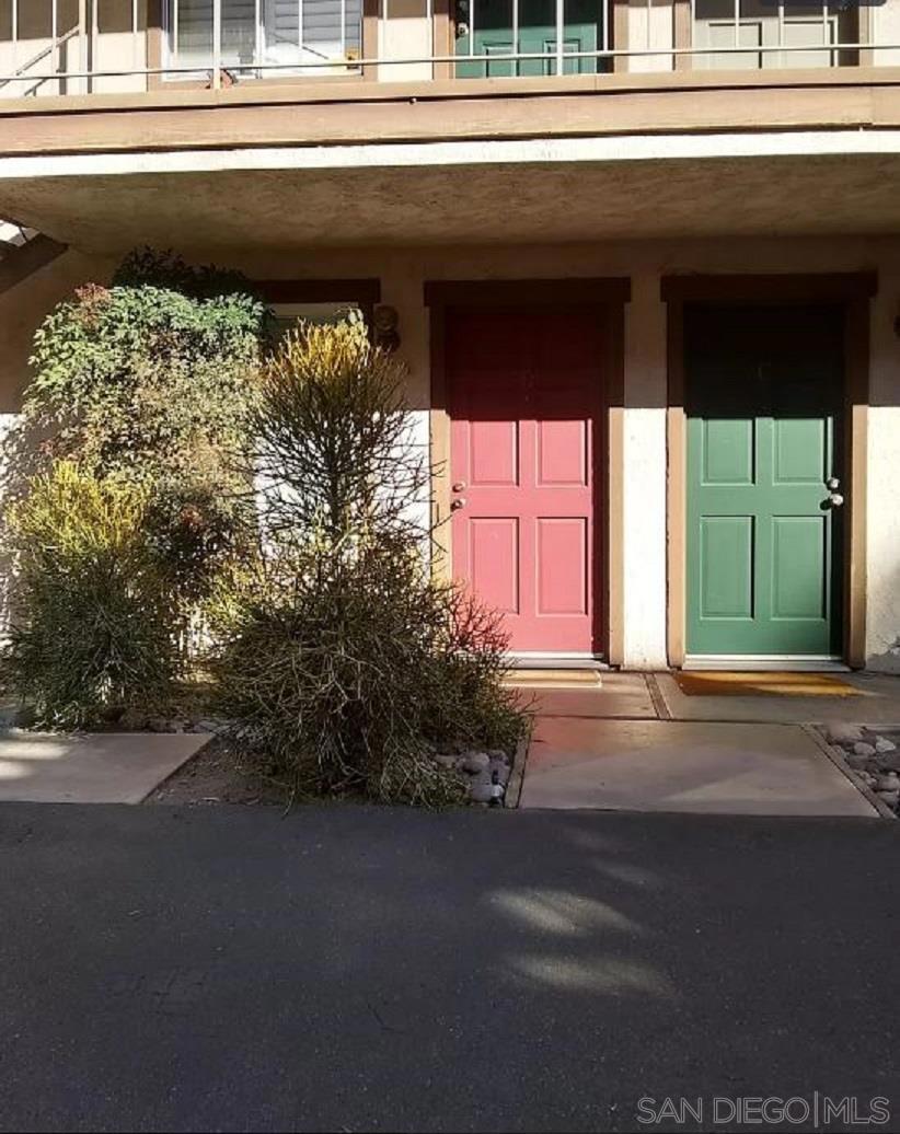 1 Bd/ 1 Bath unit in the heart of North Park! Stackable washer/dryer in unit.