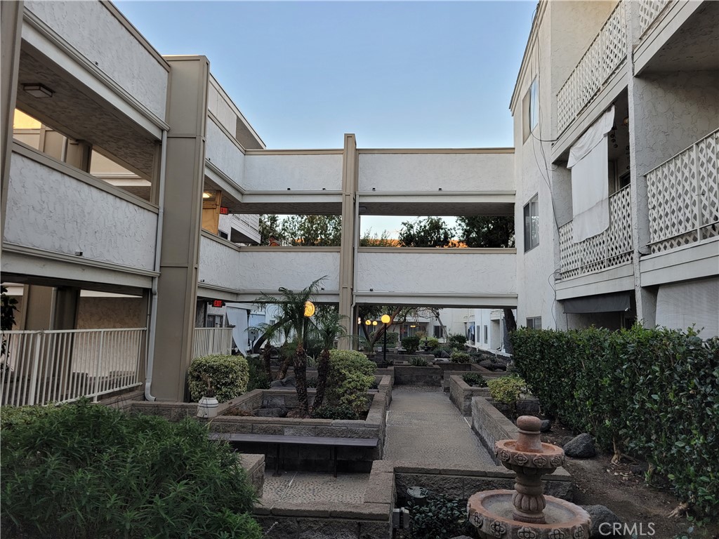 3565 Linden Avenue 306