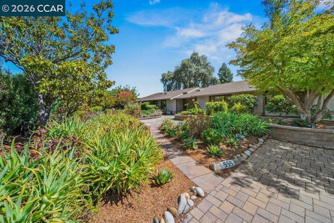 Photo of 555 Kismet Ct CT, Walnut Creek, CA 94597 (MLS # 41147672)