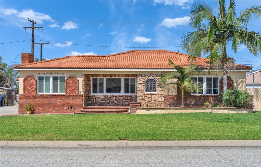 541 N Osborn Ave AVE
