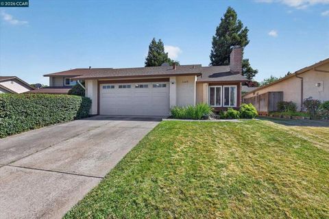 Photo of 1040 Village Oaks Dr, Martinez, CA 94553 (MLS # 41133267)