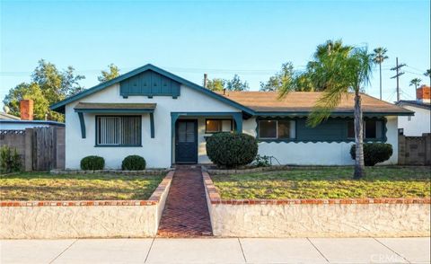 Photo of 23442 Vanowen Street, West Hills, CA 91307 (MLS # SR26091795)