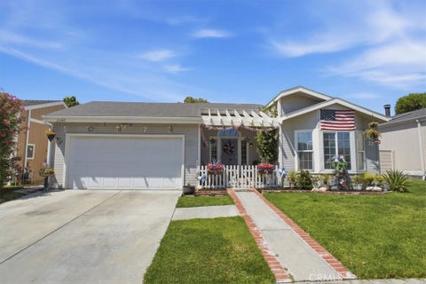 Photo of 20147 Edgewater Drive, Canyon Country, CA 91351 (MLS # SR26138286)