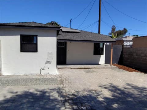 Photo of 5910 Walnut Ave AVE, Long Beach, CA 90805 (MLS # SB26178664)