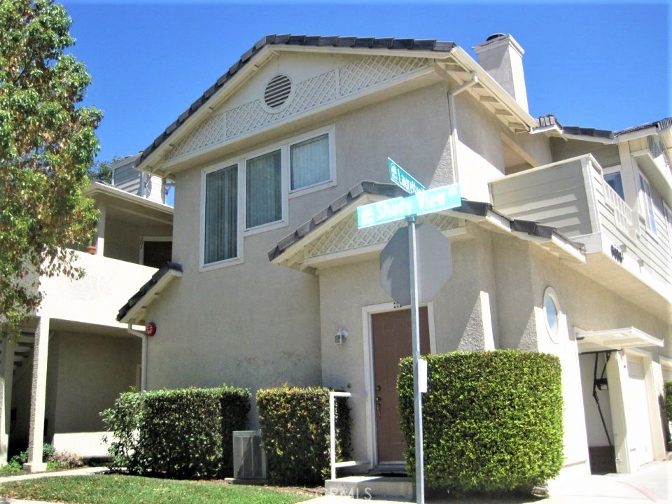 6686 LAURELTON LANE, CHINO HILLS 91709 - (2 BED / 2 BATH)
Description
This inviting condominium offers a perfect blend of comfort and convenience with 2 spacious bedrooms, including a master suite complete with a walk-in closet, and 2 well-appointed bathrooms. The 1,072 square feet of living space features an open and welcoming layout, enhanced by newer carpet and fresh paint that create a bright and modern feel throughout. Central air and heating provide year-round comfort, while a private patio or balcony offers a peaceful spot to unwind or entertain. The community is beautifully maintained and includes access to a sparkling pool, ideal for relaxing on warm days. Ideally located just off Butterfield Ranch and the 71 Freeway, this home provides easy access to shopping, dining, and all the amenities that make Chino Hills such a desirable place to live.
SCHOOL DISTRICT: Chino City
PET POLICY: Small pets may be allowed. Submit photo w/applications
UTILITIES: Water and Trash included with rent