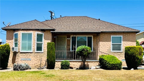 Photo of 2031 Van Wick ST, Los Angeles, CA 90047 (MLS # SB26155500)