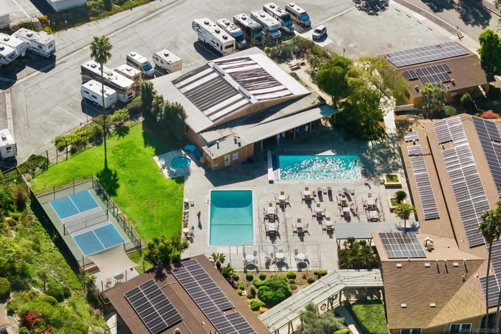 3875 Vista Campana 32