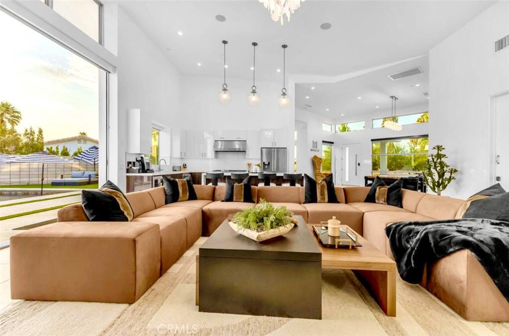 Desert Park Estates (33103) - Residential