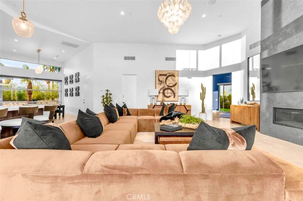 Desert Park Estates (33103) - Residential