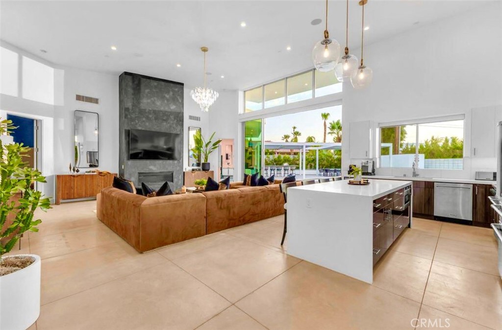 Desert Park Estates (33103) - Residential