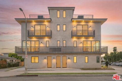 Photo of 3841 Wade Street, Los Angeles, CA 90066 (MLS # 26666105)