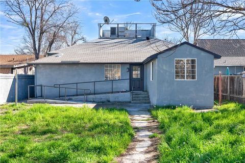 Tiny photo for 1427 Pine St, Paso Robles, CA 93446 (MLS # SC26063988)