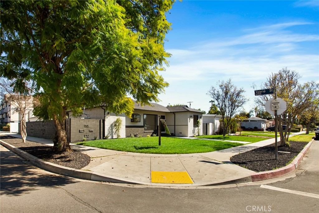 7358 Paso Robles ave