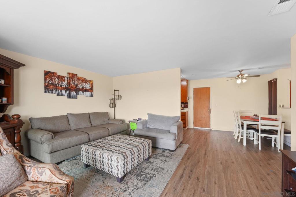 656 Flora Dr