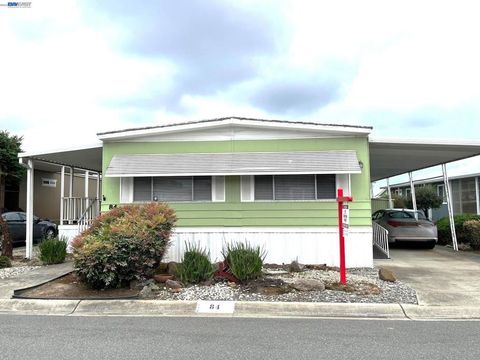 Photo of 4141 Deep Creek Rd, Fremont, CA 94555 (MLS # 41126893)