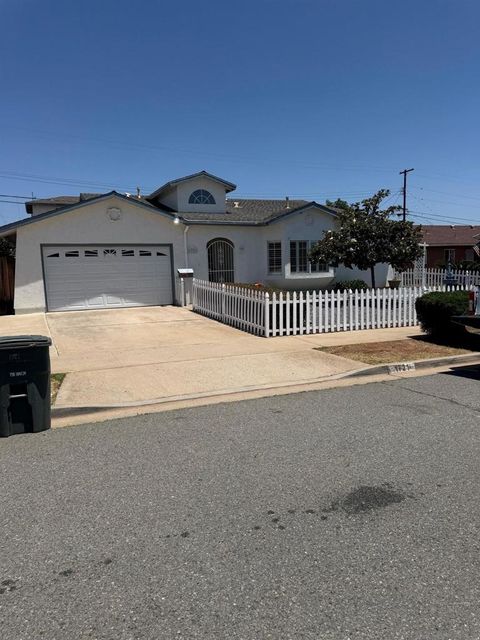 Photo of 1721 Plumeria Dr. DR, El Cajon, CA 92021 (MLS # 260014110SD)
