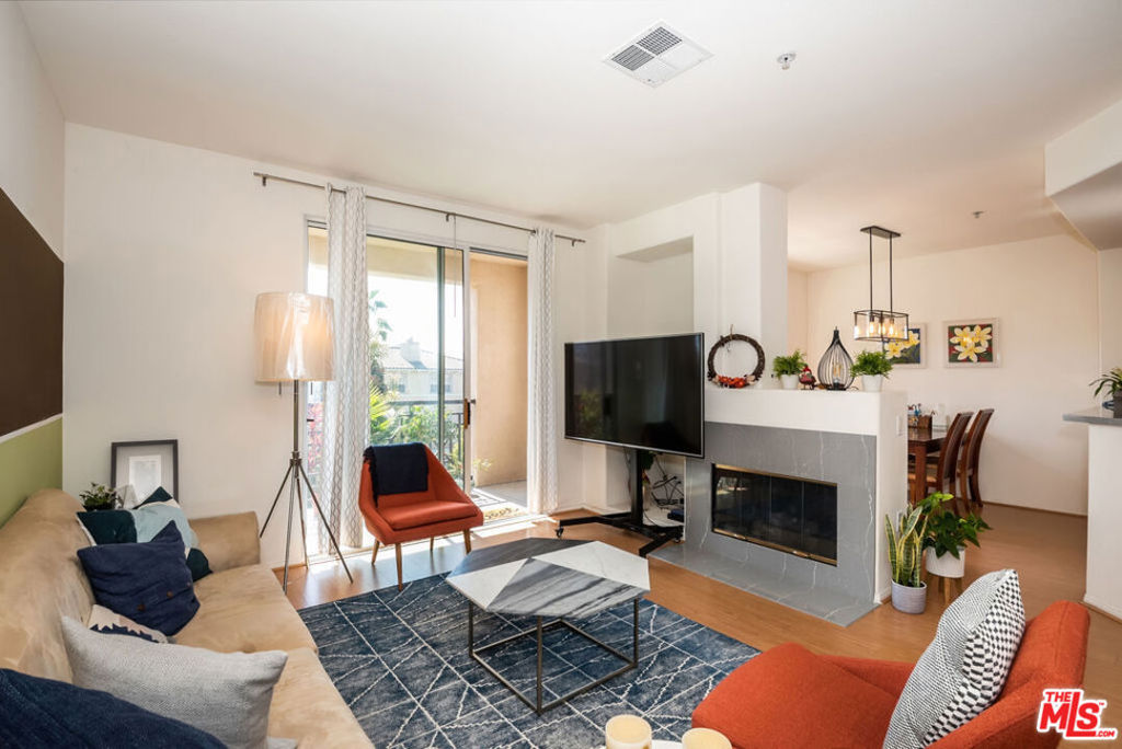 13075 Pacific Promenade 406