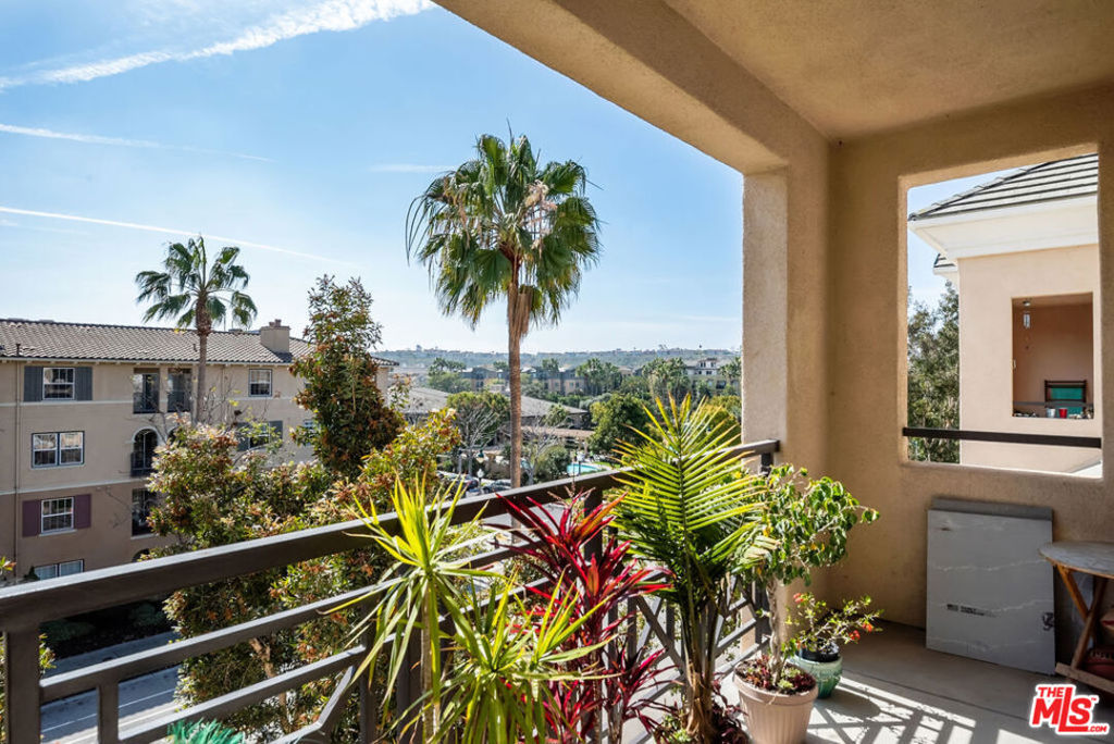 13075 Pacific Promenade 406