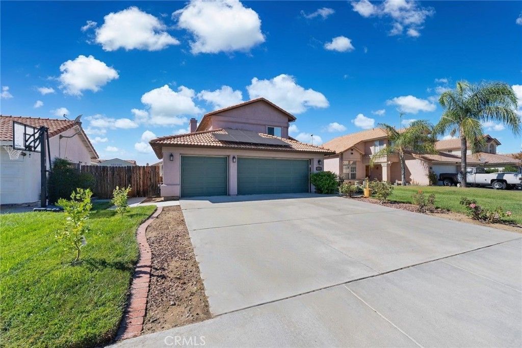 Photo of 2031 Lagoon Court, Hemet, CA 92545 (MLS # SW25242447)