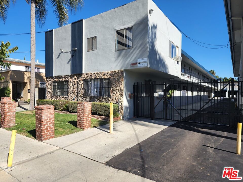 1026 S Flower Street