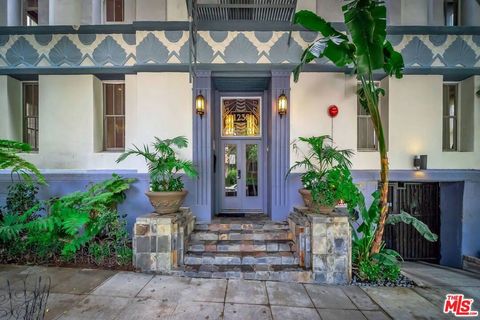 Photo of 1236 N Flores Street #204, West Hollywood, CA 90069 (MLS # 26633109)