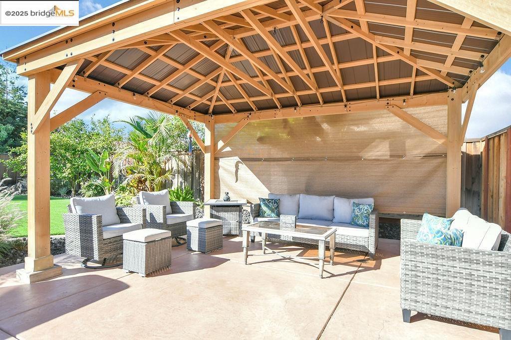 BRENTWOOD - Residential