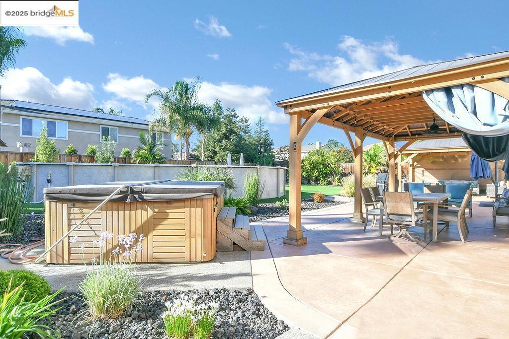 BRENTWOOD - Residential