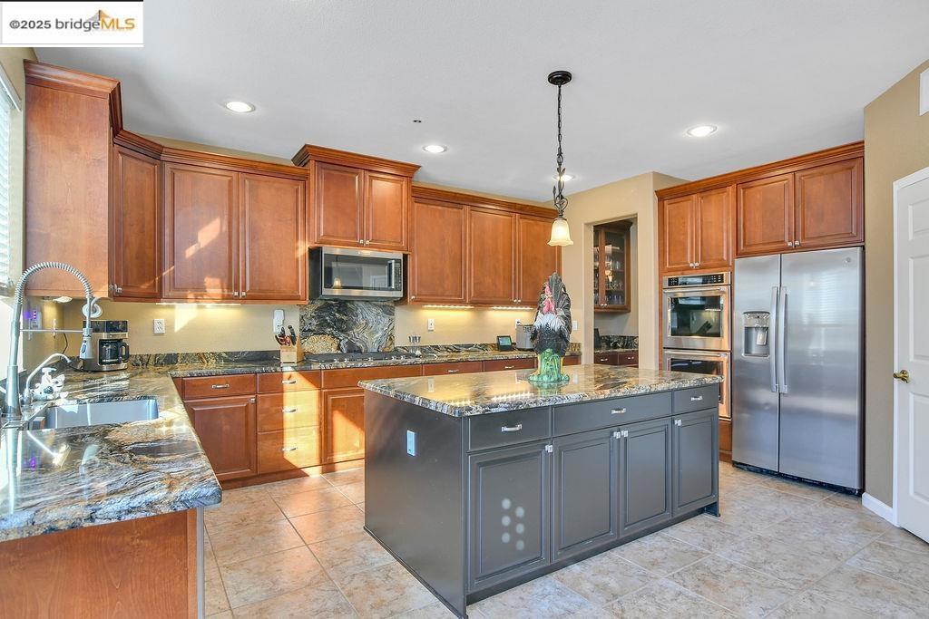 BRENTWOOD - Residential