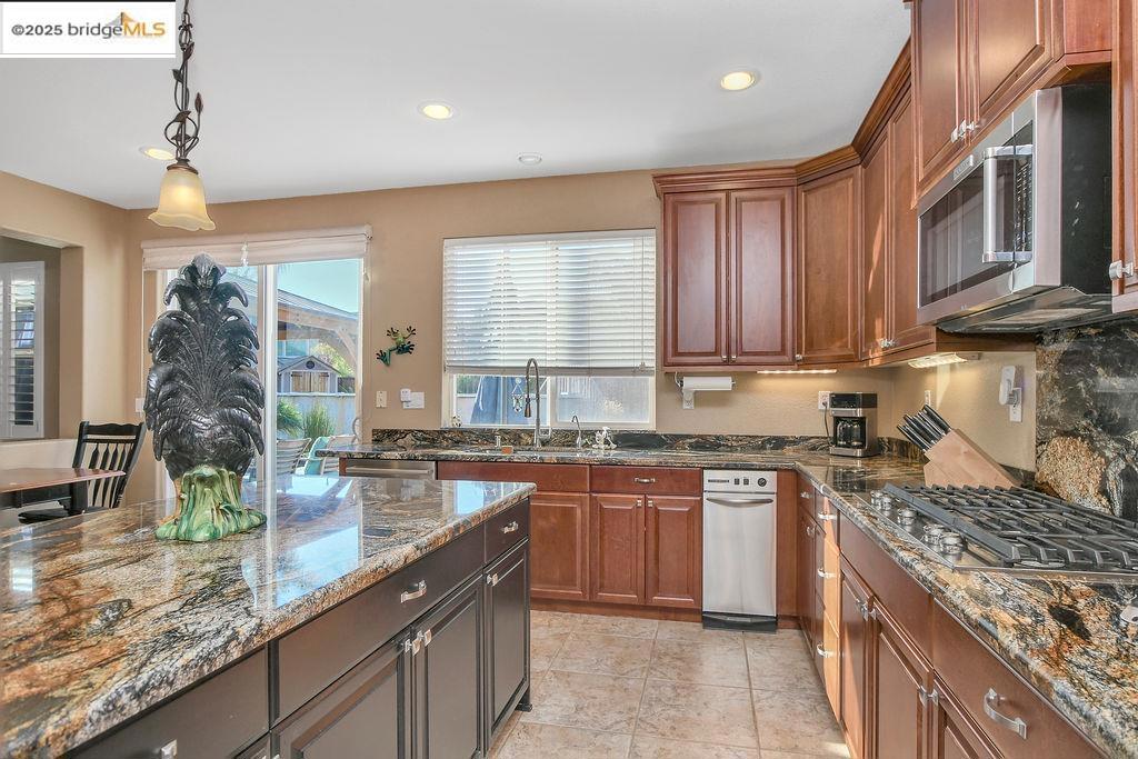 BRENTWOOD - Residential