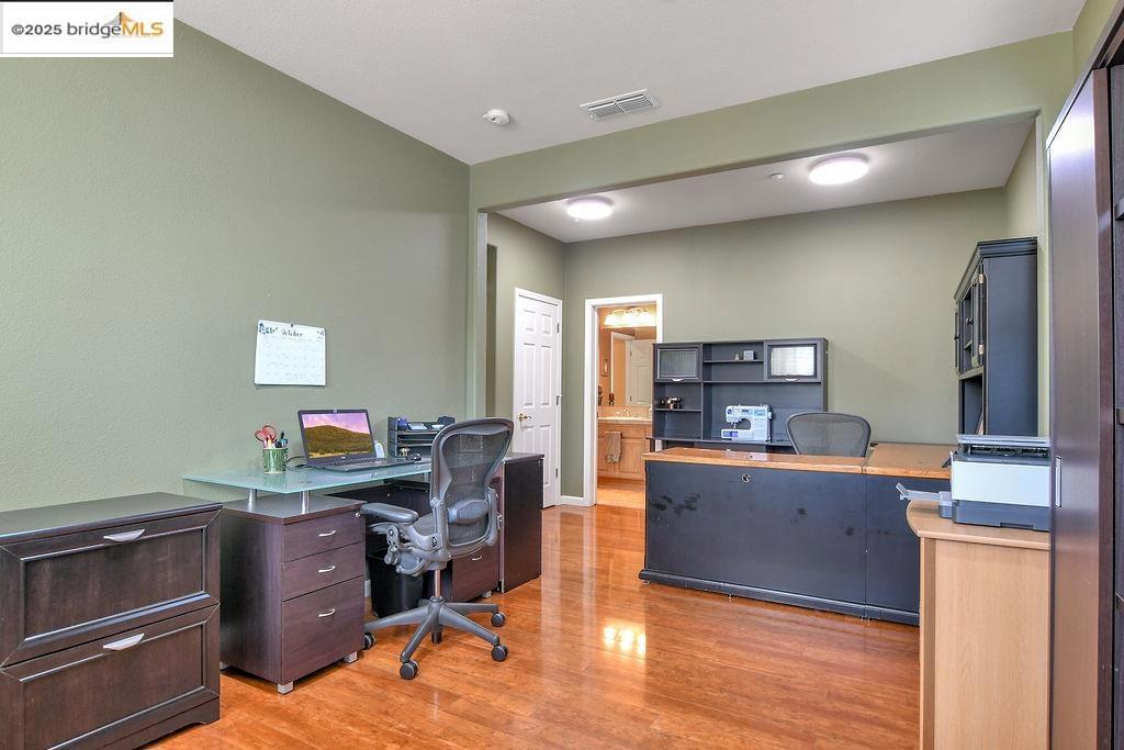 BRENTWOOD - Residential