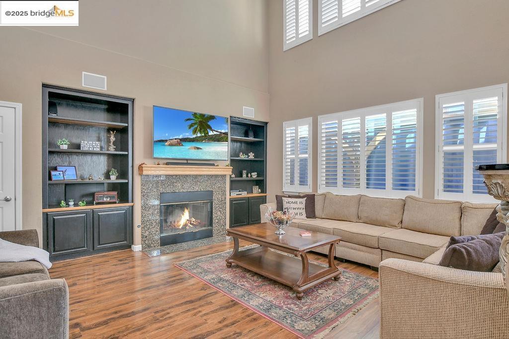 BRENTWOOD - Residential
