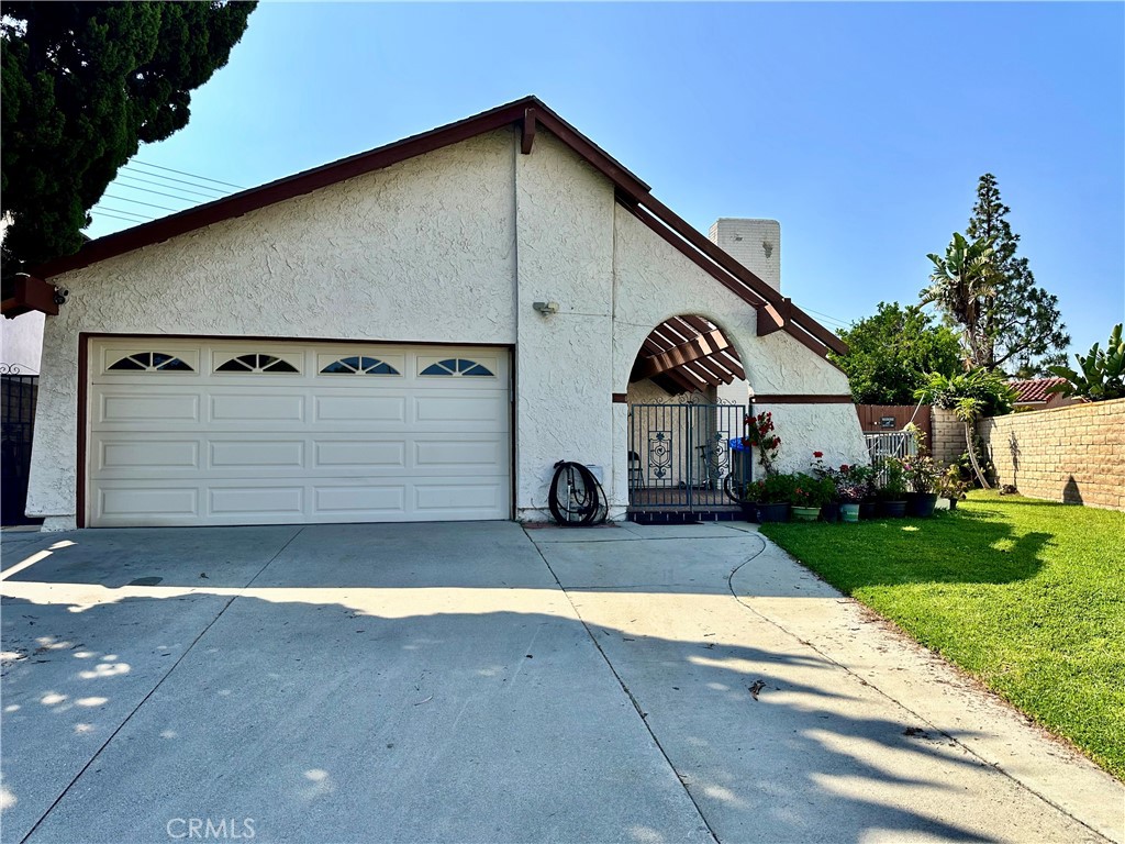 17105 Holmes Circle