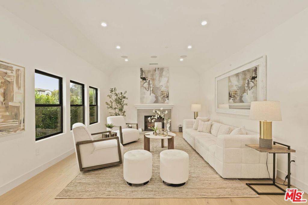 Photo of 2370 Kelton Avenue, Los Angeles, CA 90064 (MLS # 26828071)