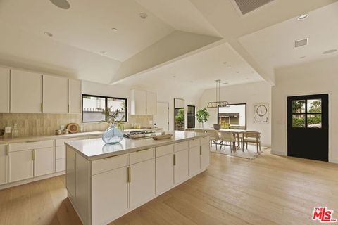 Photo of 2370 Kelton Avenue, Los Angeles, CA 90064 (MLS # 26828071)