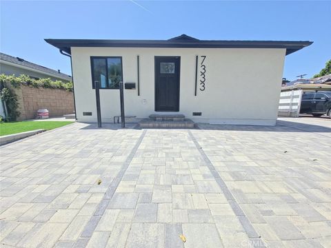 Photo of 7333 Vanalden Avenue, Reseda, CA 91335 (MLS # GD26084939)