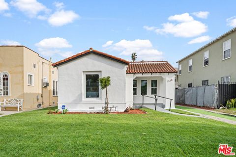 Photo of 1558 Hauser Boulevard, Los Angeles, CA 90019 (MLS # 25618375)
