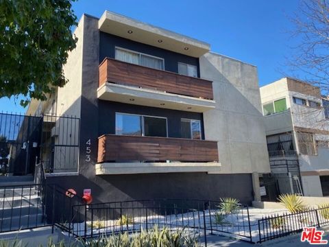 Photo of 453 S Gramercy Place #7, Los Angeles, CA 90020 (MLS # 26674021)