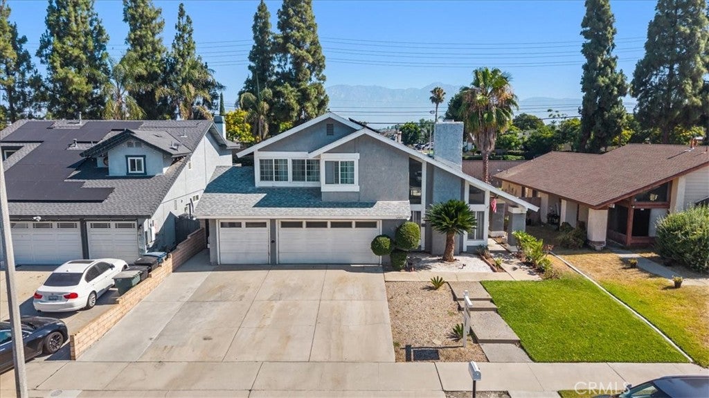 1445 E Bermuda Dunes